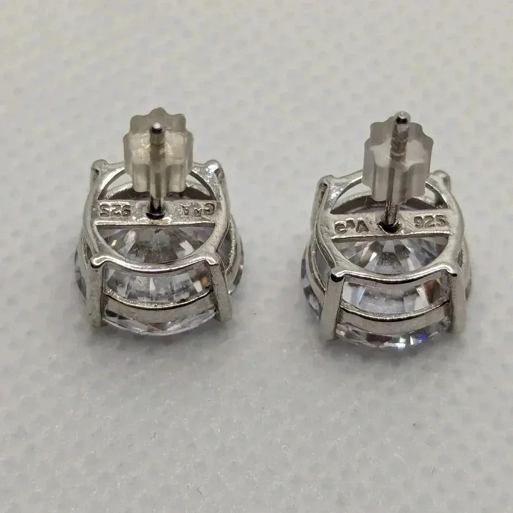 Massive  studs - Picture 2 of 3